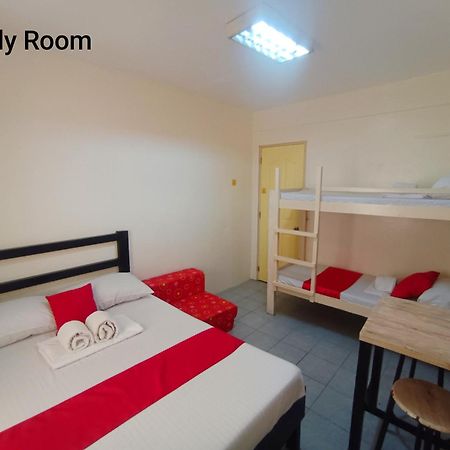 Bed And Brewhouse Sucat Panzió Paranaque City Kültér fotó